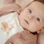 Preview: Rosa Baby-Strickjacke mit Rüschen und Holzknöpfen von Little Dutch