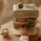 Preview: Little Dutch Holz-Kaffeemaschine Grün – Set mit Tassen, Löffeln und Kapseln