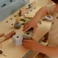 Preview: Bei der Arbeit die kleinen Handwerker mit der Little Dutch Werkbank Preview: Bei der Arbeit die kleinen Handwerker mit der Little Dutch Werkbank