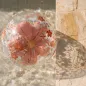 Preview: Little Dutch 3D-Strandball mit fröhlichen Blumenmotiven, ideal für Outdoor-Spielspaß