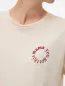 Preview: Detailansicht: „You Got This“-Stickerei auf dem Mama T-Shirt von MAMALICIOUS