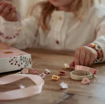 Little Dutch Adventskalender Kinder – Schmuck, Sticker & Armbänder