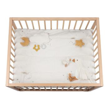 Little Dutch Laufgittereinlage Goose Beige dekoriert im Laufstall mit Babyspielzeug