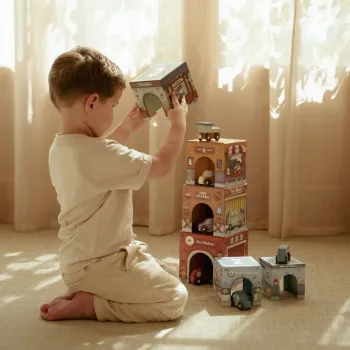 Little Dutch Stapelblöcke – die Stapelwürfel inkl. 6 Autos