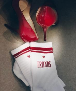 loones friends Socken gestreift rot - eine kleine Liebeserklärung an die Freundschaft