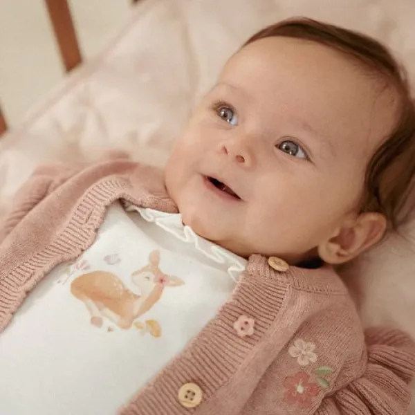 Little Dutch Fairy Pink Strickjacke gefaltet in Nahaufnahme