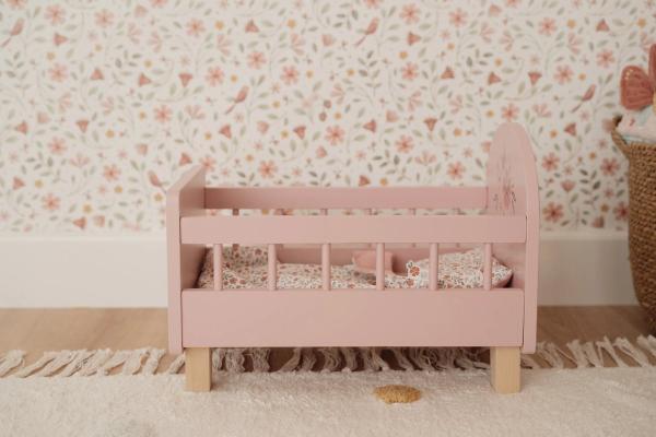 Nachhaltiges Puppenbett für Kinder mit Zubehör