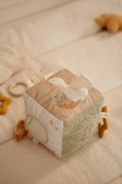 Newborn Naturals Aktivitätswürfel in sanften Naturtönen Newborn Naturals Aktivitätswürfel in sanften Naturtönen