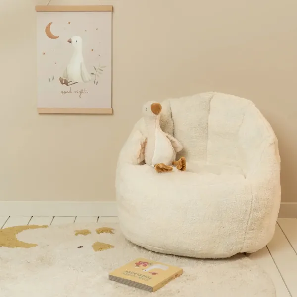Little Dutch Teddy Kindersessel Weiß – Seitenansicht mit abgerundetem Sitz