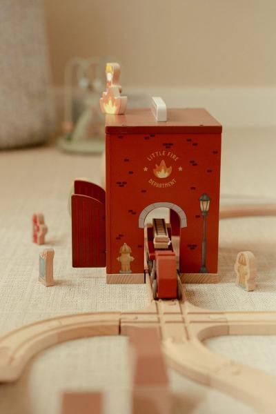 FSC‑zertifiziertes Holzspielzeug Feuerwache