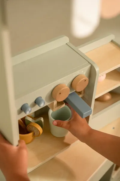 Café-Spielset mit Knöpfen und Zubehör aus FSC-Holz – ideal ab 3 Jahren Café-Spielset mit Knöpfen und Zubehör aus FSC-Holz – ideal ab 3 Jahren
