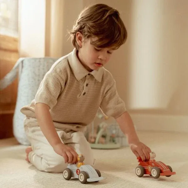 Little Dutch Rückziehauto – robustes Holzfahrzeug mit Rückziehmechanismus Little Dutch Rückziehauto – robustes Holzfahrzeug mit Rückziehmechanismus
