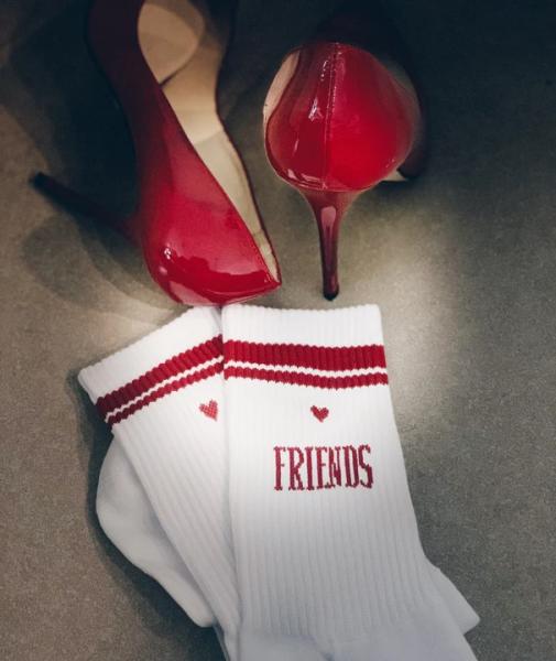loones friends Socken gestreift rot - eine kleine Liebeserklärung an die Freundschaft